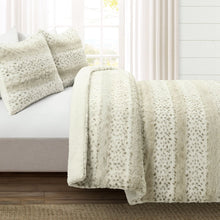 Carregar imagem no visualizador da galeria, Leopard Textured Faux Fur Comforter 3 Piece Set
