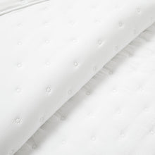 Cargar imagen en el visor de la galería, Reyna Ruffle Reversible Oversized 3 Piece Quilt Set
