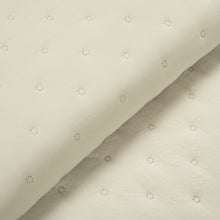 Cargar imagen en el visor de la galería, Reyna Ruffle Reversible Oversized 3 Piece Quilt Set
