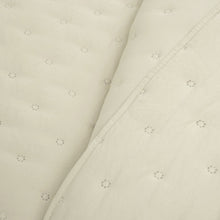 Cargar imagen en el visor de la galería, Reyna Ruffle Reversible Oversized 3 Piece Quilt Set
