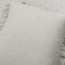 Cargar imagen en el visor de la galería, Reyna Ruffle Reversible Oversized 3 Piece Quilt Set
