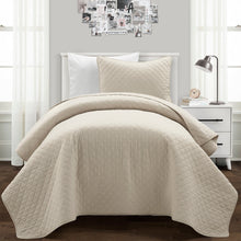 Cargar imagen en el visor de la galería, Ava Diamond Oversized Cotton Quilt Set
