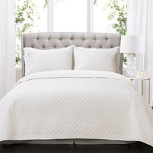 Cargar imagen en el visor de la galería, Ava Diamond Oversized Cotton Quilt Set
