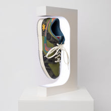 Carregar imagem no visualizador da galeria, Floating Shoe Display LED Lamp
