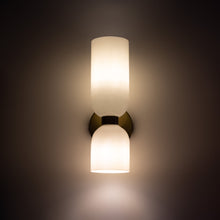 Carregar imagem no visualizador da galeria, Magic In Milan Wall Sconce
