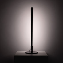 Cargar imagen en el visor de la galería, Léger LED Table Lamp
