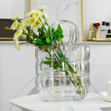 Carregar imagem no visualizador da galeria, Glamour Glass Handbag Vase
