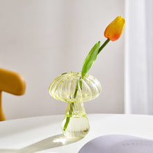 Cargar imagen en el visor de la galería, Vibrant Mushroom Glass Vases
