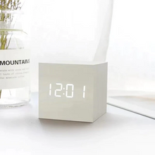 Carregar imagem no visualizador da galeria, LED Cube Clock
