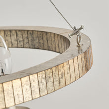 Carregar imagem no visualizador da galeria, 4-Light Iron Modern Pendant Lighting with Acrylic Lens
