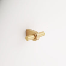 Carregar imagem no visualizador da galeria, Brunswick Solid Brass Finger Pull
