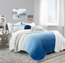 Cargar imagen en el visor de la galería, Emma Faux Fur Comforter Set
