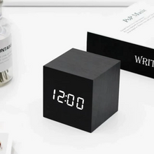 Carregar imagem no visualizador da galeria, LED Cube Clock
