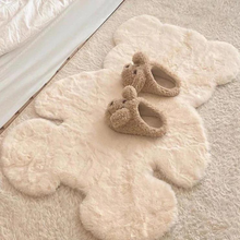 Cargar imagen en el visor de la galería, Cozy Bear Rug
