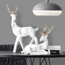 Carregar imagem no visualizador da galeria, Geometric Deer Statue
