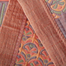 Cargar imagen en el visor de la galería, Reversible Colorful Cotton Square Quilt
