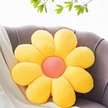 Carregar imagem no visualizador da galeria, Petal Plush Pillows
