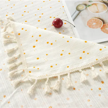 Carregar imagem no visualizador da galeria, Floral Table Cloth
