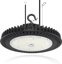 Carregar imagem no visualizador da galeria, 200W LED UFO High Bay Light: 5000K, 28000 Lumens, Dimmable, IP65, Wide 120° Beam Angle for Industrial Illumination
