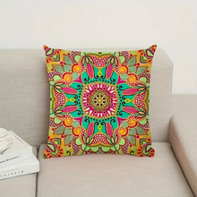 Cargar imagen en el visor de la galería, Colorful Bohemian Cushion Cover
