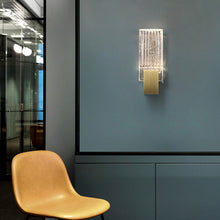 Carregar imagem no visualizador da galeria, Ribbed Crystal Wall Sconce
