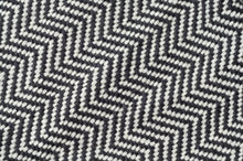 Carregar imagem no visualizador da galeria, Chevron Pattern Soft Wool Throw Size Blanket
