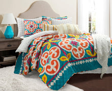 Load image into Gallery viewer, Boho Floral Reversible 3 Piece Quilt Set
