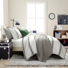 Cargar imagen en el visor de la galería, Farmhouse Stripe Reversible Comforter Set
