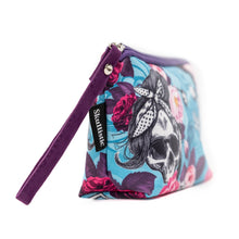 Cargar imagen en el visor de la galería, BB Flower Skull Makeup Bag
