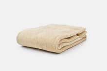 Cargar imagen en el visor de la galería, Bath Towel Made of Luxury USA Cotton
