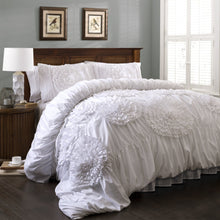 Cargar imagen en el visor de la galería, Serena 3 Piece Comforter Set
