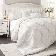 Carregar imagem no visualizador da galeria, Avon 3 Piece Comforter Set
