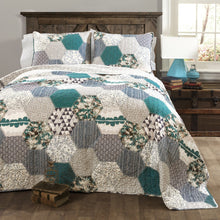 Carregar imagem no visualizador da galeria, Briley Quilt 3 Piece Set
