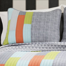 Carregar imagem no visualizador da galeria, Shelly Stripe Quilt Set
