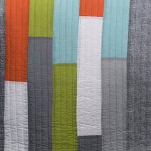 Cargar imagen en el visor de la galería, Shelly Stripe Quilt Set
