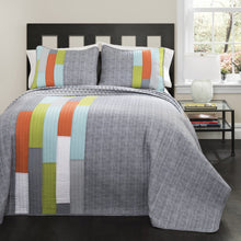 Carregar imagem no visualizador da galeria, Shelly Stripe Quilt Set
