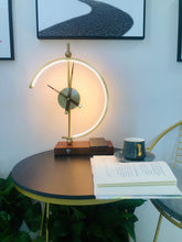 Carregar imagem no visualizador da galeria, Minuit Clock Lamp
