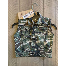 Carregar imagem no visualizador da galeria, ORIGINAL BRAND GS115 NEW COLLECTION TODDLERS SLEEVELESS CAMO JACKET SIZE 3T
