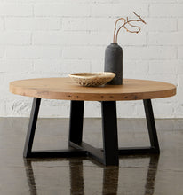 Carregar imagem no visualizador da galeria, The Ox Coffee Table
