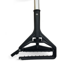 Cargar imagen en el visor de la galería, Tightening Side Load Adjustable Commercial Mop Handle
