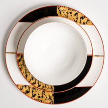 Carregar imagem no visualizador da galeria, Ozarke&#39;s Tigress Golden Black Plates Set
