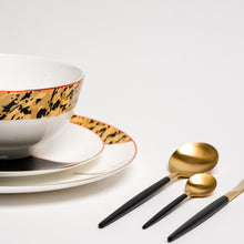 Carregar imagem no visualizador da galeria, Ozarke&#39;s Tigress Golden Black Plates Set
