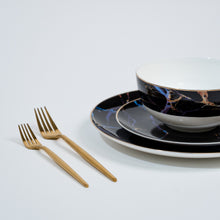 Carregar imagem no visualizador da galeria, Ozarke&#39;s Pathway Black Marble Plates Set
