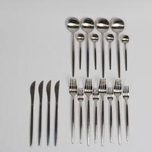 Carregar imagem no visualizador da galeria, Royal Cutlery Set
