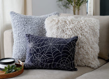 Cargar imagen en el visor de la galería, Shaggy Fur Decorative Pillow Cover
