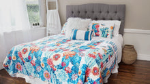 Cargar imagen en el visor de la galería, Southwest Vibrant Cactus Reversible 3 Piece Quilt Set
