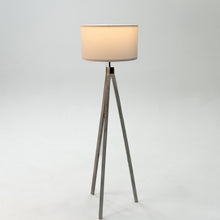 Carregar imagem no visualizador da galeria, Rustic White Wood Tripod Floor Lamp
