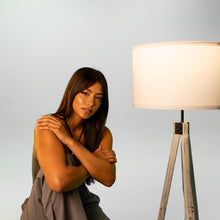 Carregar imagem no visualizador da galeria, Rustic White Wood Tripod Floor Lamp
