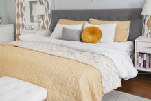 Carregar imagem no visualizador da galeria, Mid Century Modern Geo Reversible Quilt 3 Piece Set
