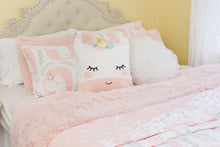 Carregar imagem no visualizador da galeria, Emma Faux Fur Comforter Set
